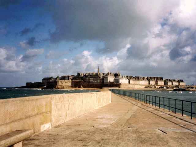 Saint Malo : cliquez pour entrer sur son site
